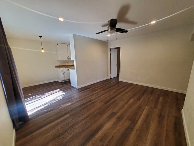 Building Photo - 8641 Glenoaks Blvd Unit 124 Rental