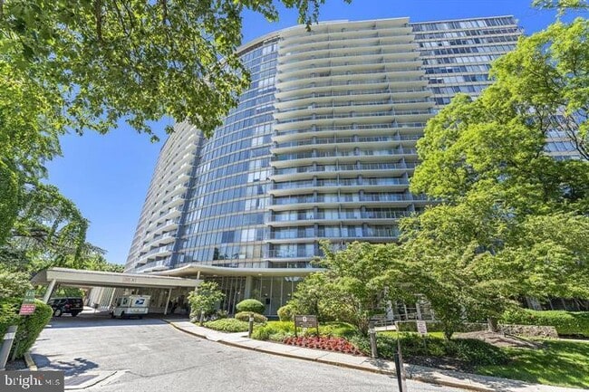 Building Photo - 3900 W Ford Rd