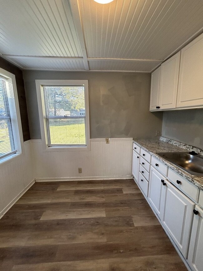 Photo - Super Cute & Cozy!  Check out this 2br/1ba...