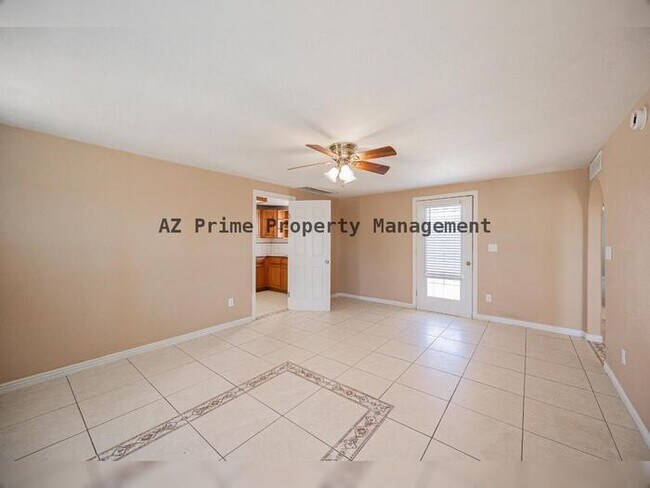 Photo - 2830 E Sheridan St