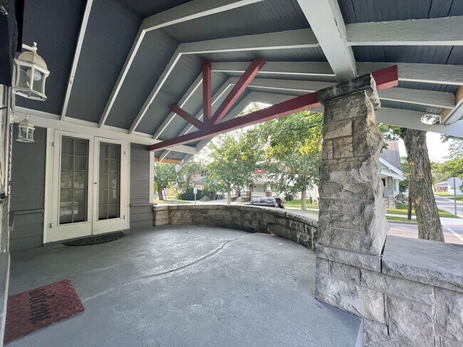 Photo - 449 S Henderson St