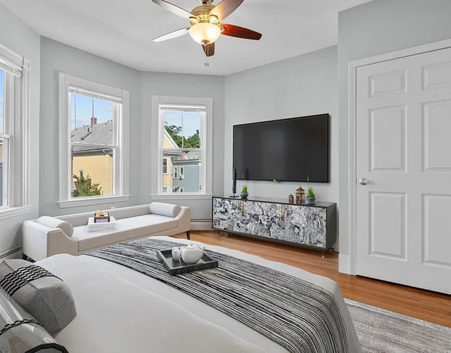 Photo - 11 Woodlawn St Unidad 1 Rental