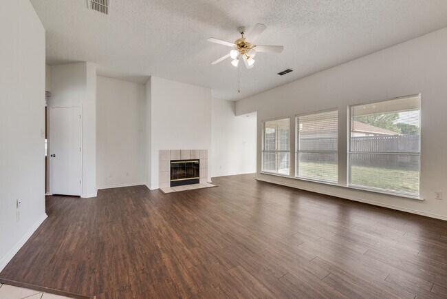 Photo - 512 Asbury Dr