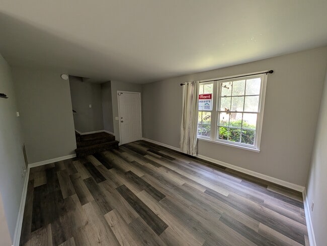 602 McPherson Cir