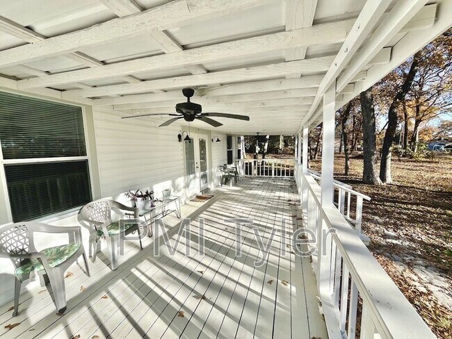 223 Sunray St