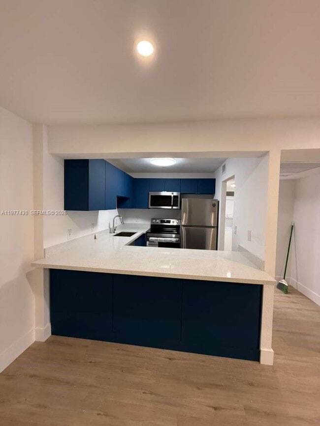 Building Photo - 5911 Washington St Unit 103