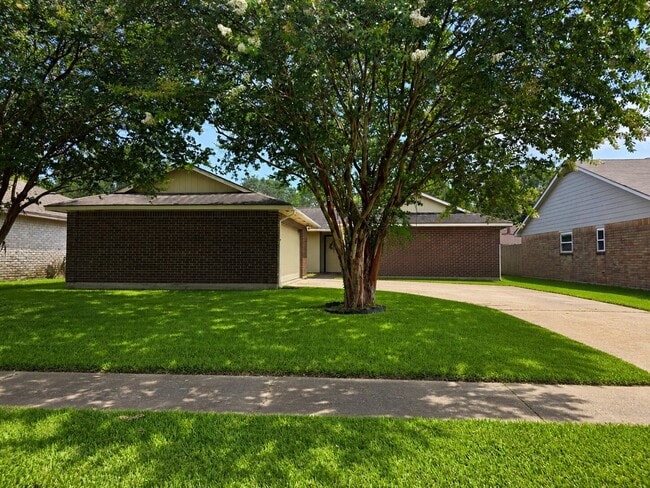Building Photo - 9734 Willmont Rd