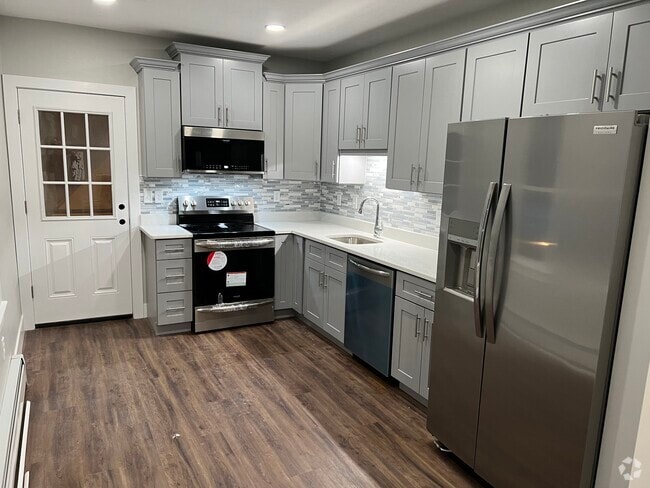 Building Photo - 10 Klebart Ave Unit 2 Rental