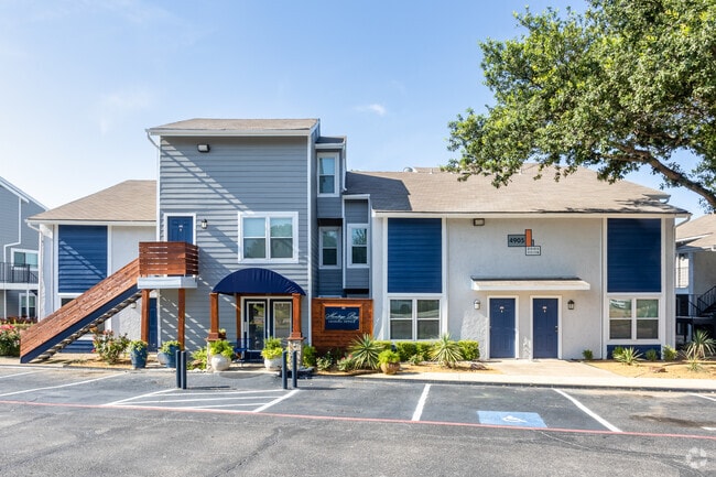 Leasing Office