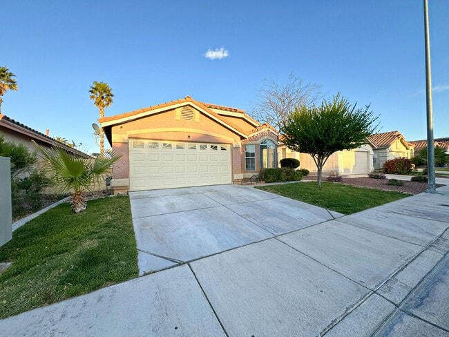 Building Photo - Fully renovated with a contemporary flair ... Rental