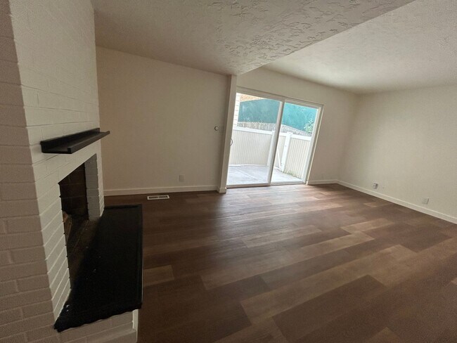 Photo - 4 Bedroom 3.5 Bathroom Townhome in Provo!