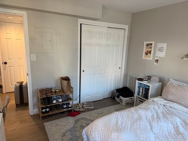 Photo - 1700 17th St NW Unit 405