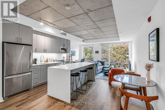 Photo - 115 Larchmount Ave Unit 210