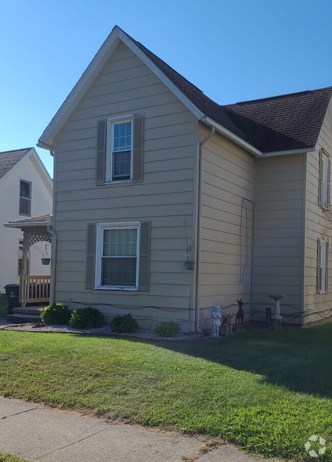 Building Photo - 2018 Bertrand St Rental