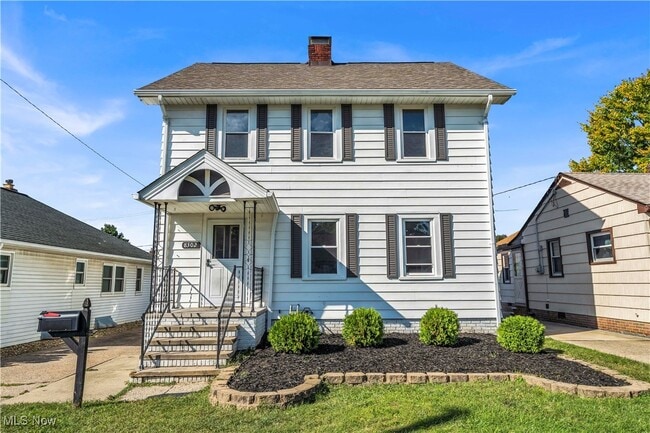 Building Photo - 8302 Pinegrove Ave Rental