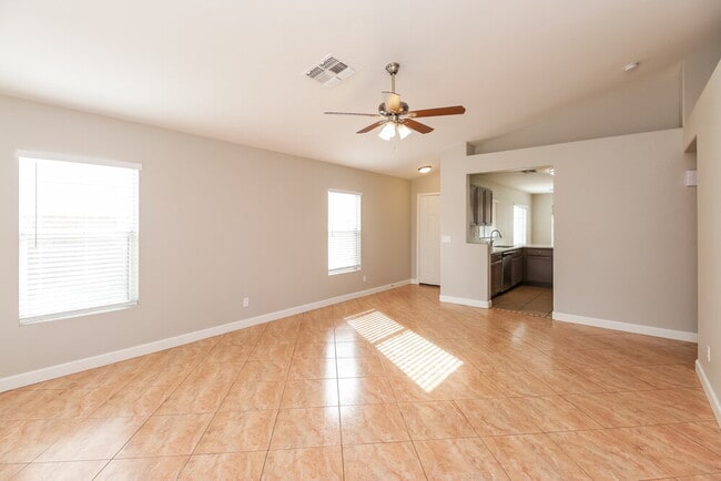 Photo - 631 N Williams St