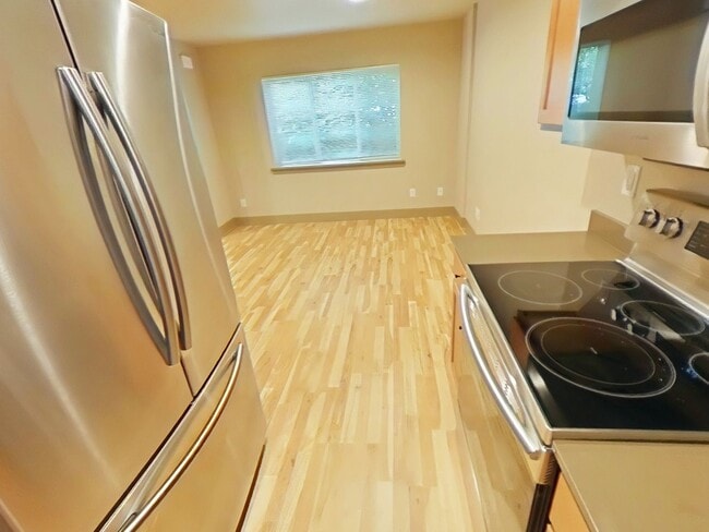 160 E 15th Ave Unit 2