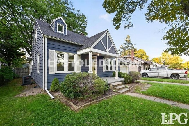 2428 Bucklew Dr