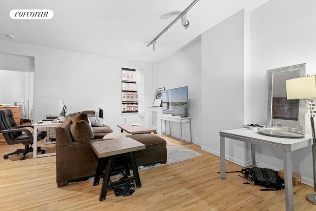 Photo - 9 W 69th St Apartment