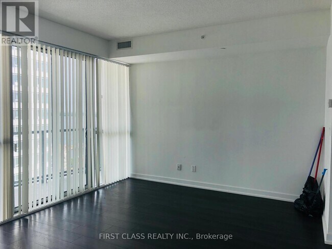 Photo - 20 Bruyeres Mews Unit 2309