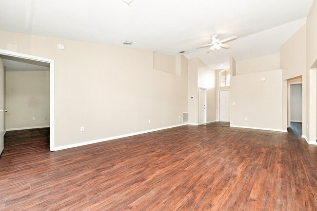 123 Lookout Dr