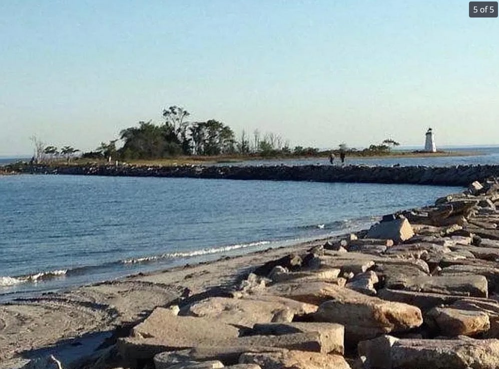 Photo - 281 Broad St