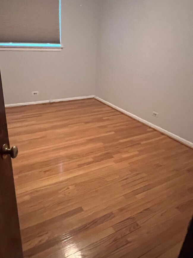 Photo - 8933 Ewing Ave Unit G