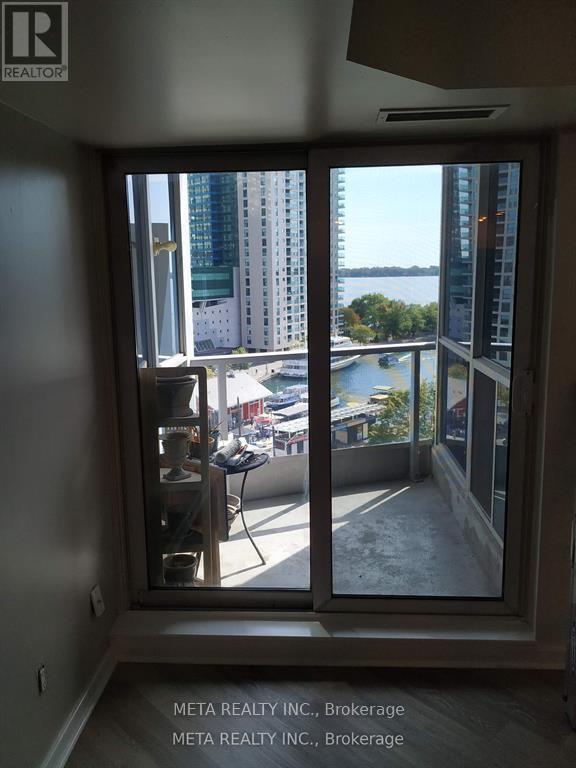 Photo - 208 Queens Quay W Unité 803