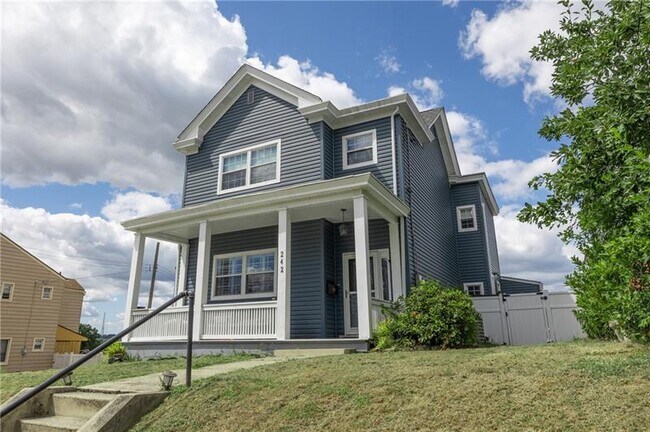 Photo - 242 Bigham St