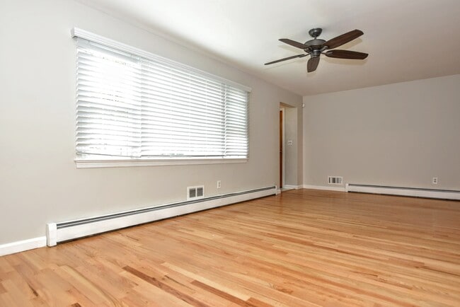 Photo - 362 Cornell St