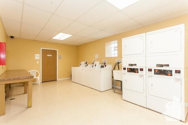 Photo - 6401 N Sheridan Rd