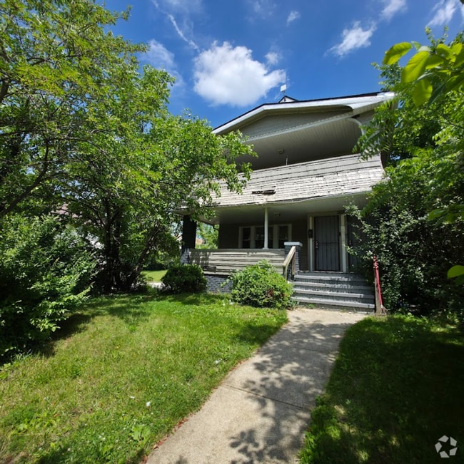 Building Photo - 3625 E 153rd St Rental