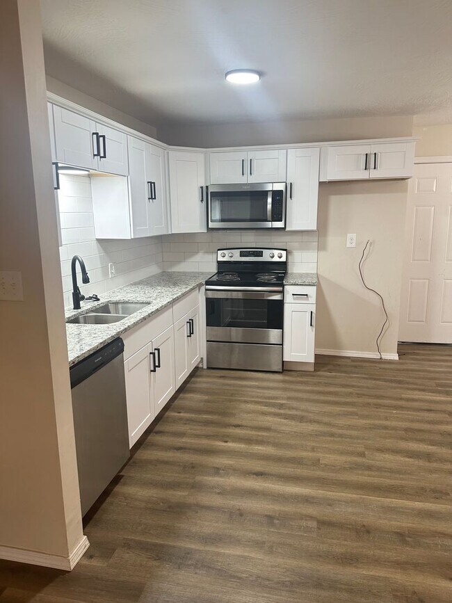 Photo - Modern Comfort Meets Outdoor Bliss in This...