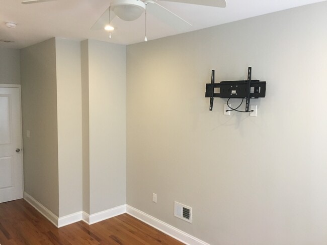 2207 Mullikin St Unidad `1