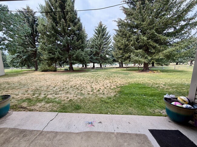 414 W Beaver Creek Blvd