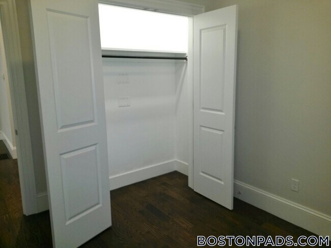 Photo - 2044 Beacon St Unit 2