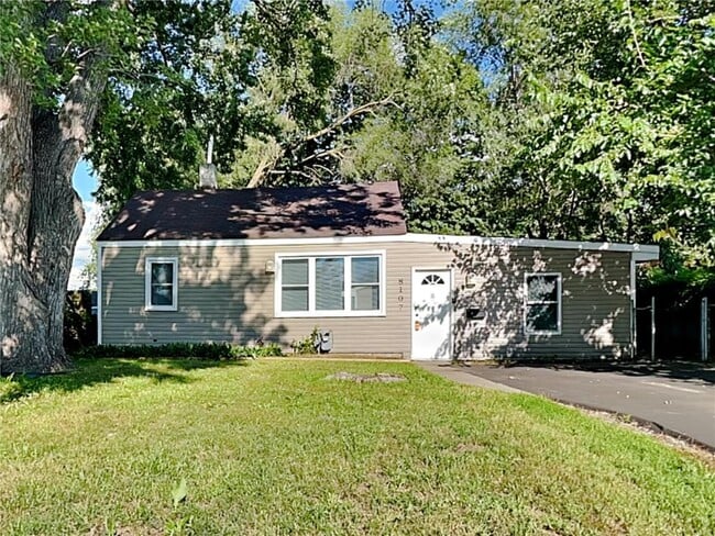 Building Photo - 8107 Pillsbury Ave S Rental
