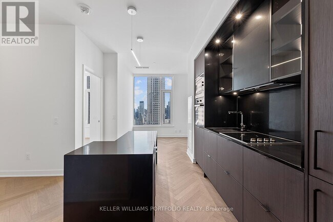 Photo - 11 Yorkville Ave Unit 2907