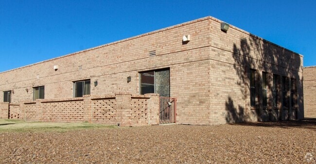 Building Photo - 7465 Stoney Hill Dr Rental