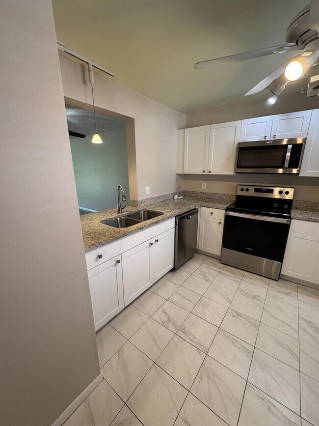 Photo - 1403 Lakeview Dr E Condo Unit 1403