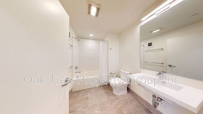 Building Photo - 532 Union St