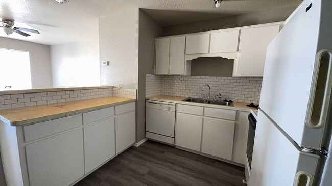 Photo - 4203 Deek Dr Unidad C