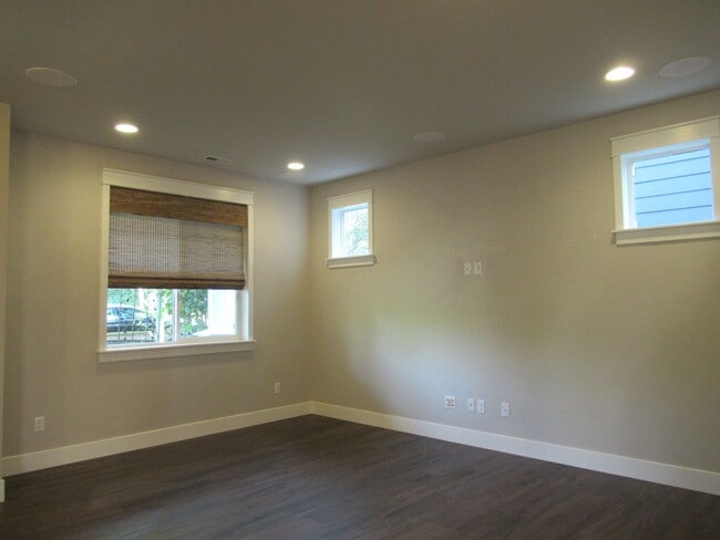 Photo - 19019 Village Pkwy E