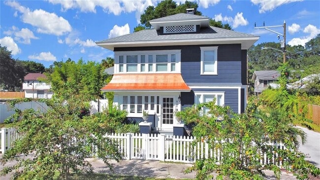 Building Photo - 614 8th St N