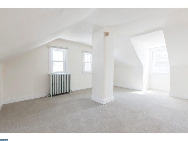 Beautifully Renovated 4 Bedroom, 1.5 Bath ... - Beautifully Renovated 4 Bedroom, 1.5 Bath ... House