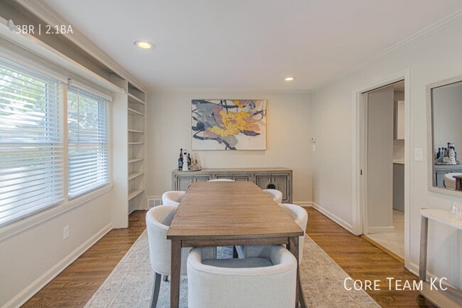 Photo - 629 E Meyer Blvd