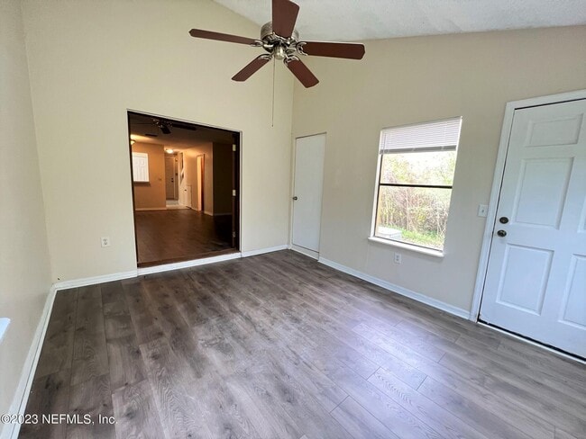 Photo - 85 Debarry Ave