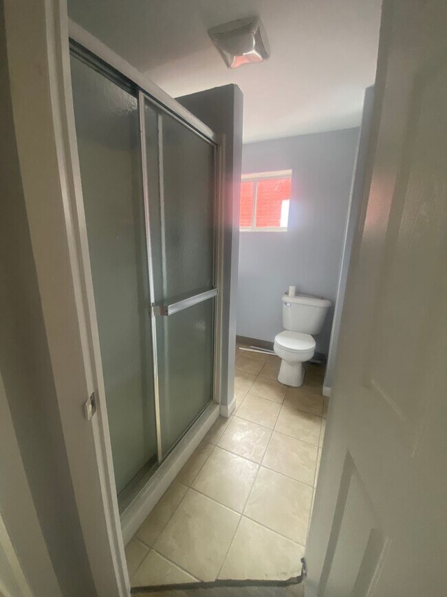 Photo - 3424 1/2 Ward St Unit 2