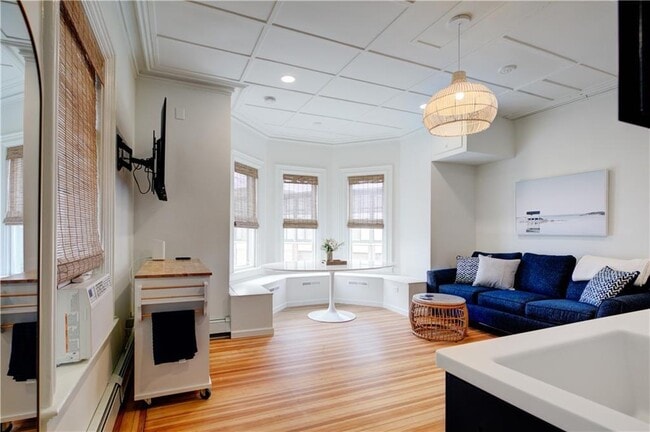 Photo - 109 Church St