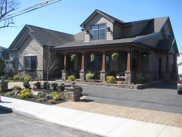Building Photo - 814 Pine Pl Rental